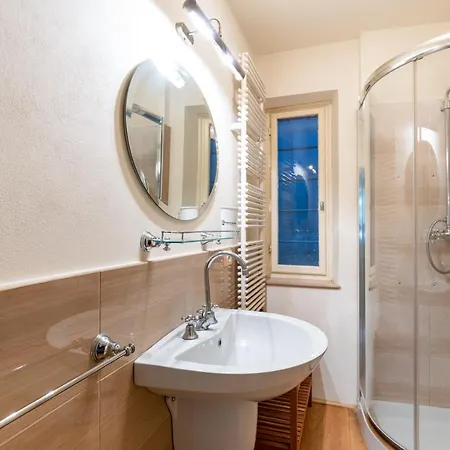 Piazza Napoleone Lovely Appartement